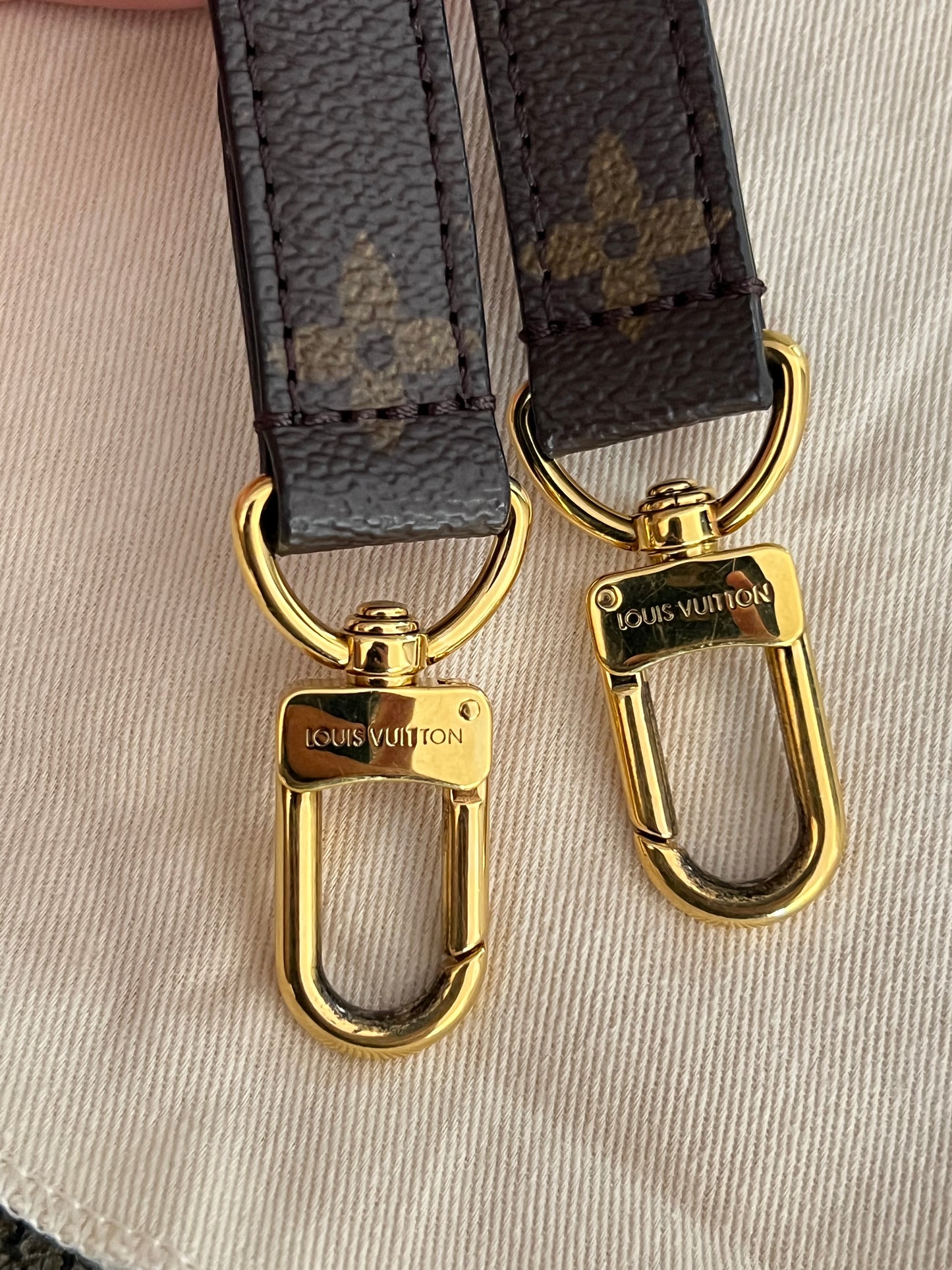 Pochette Metis
