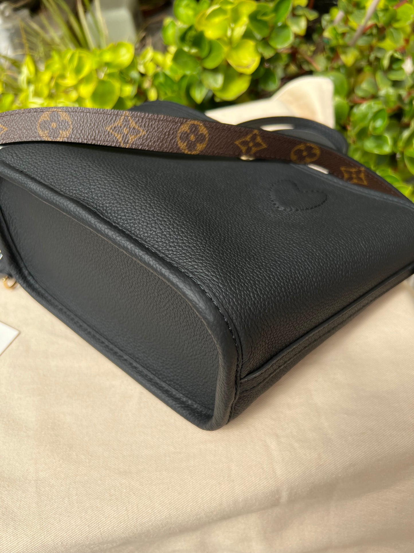 Neverfull Bandouliere Inside Out BB Noir