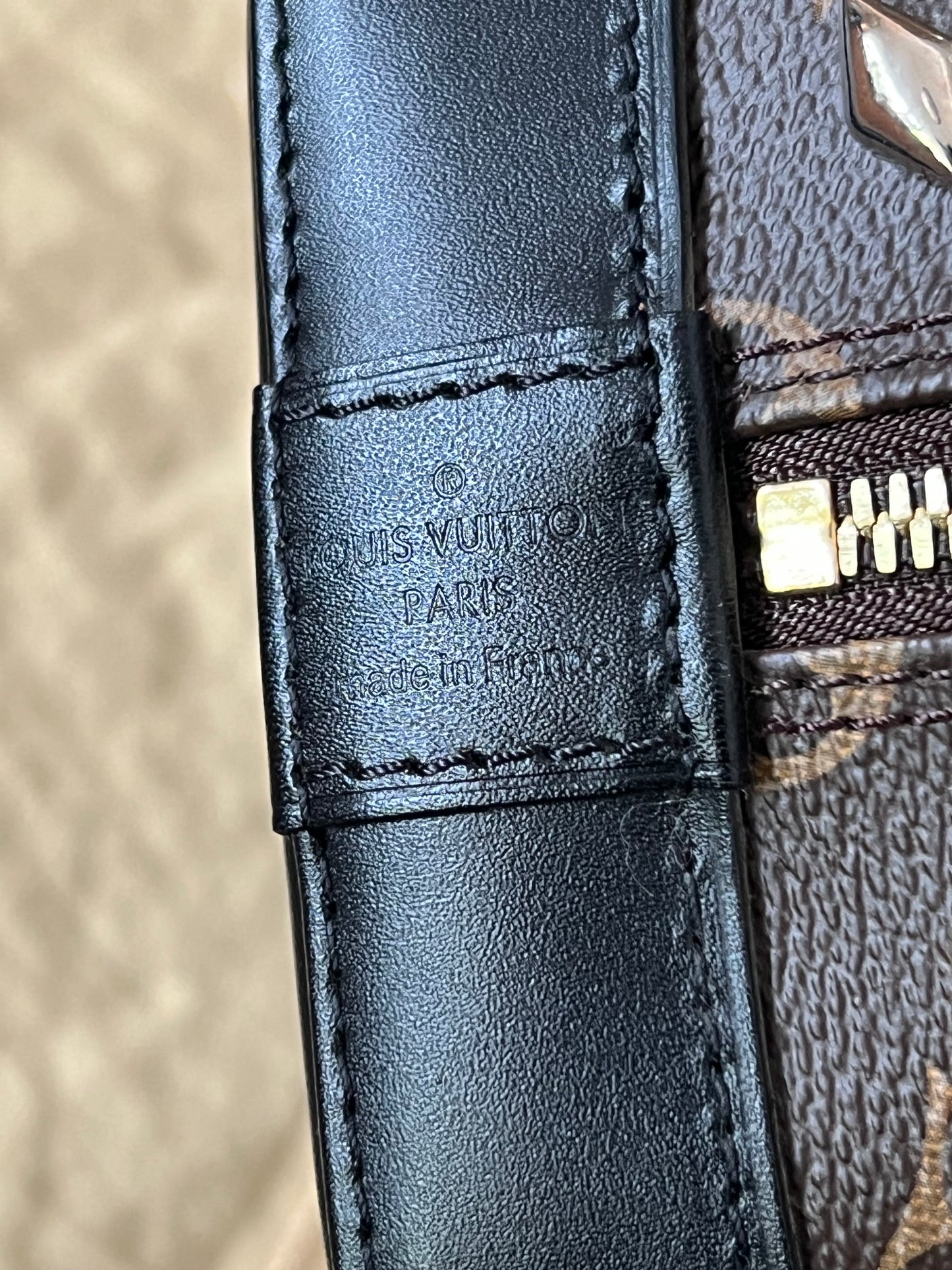 Alma PM Metal Stones