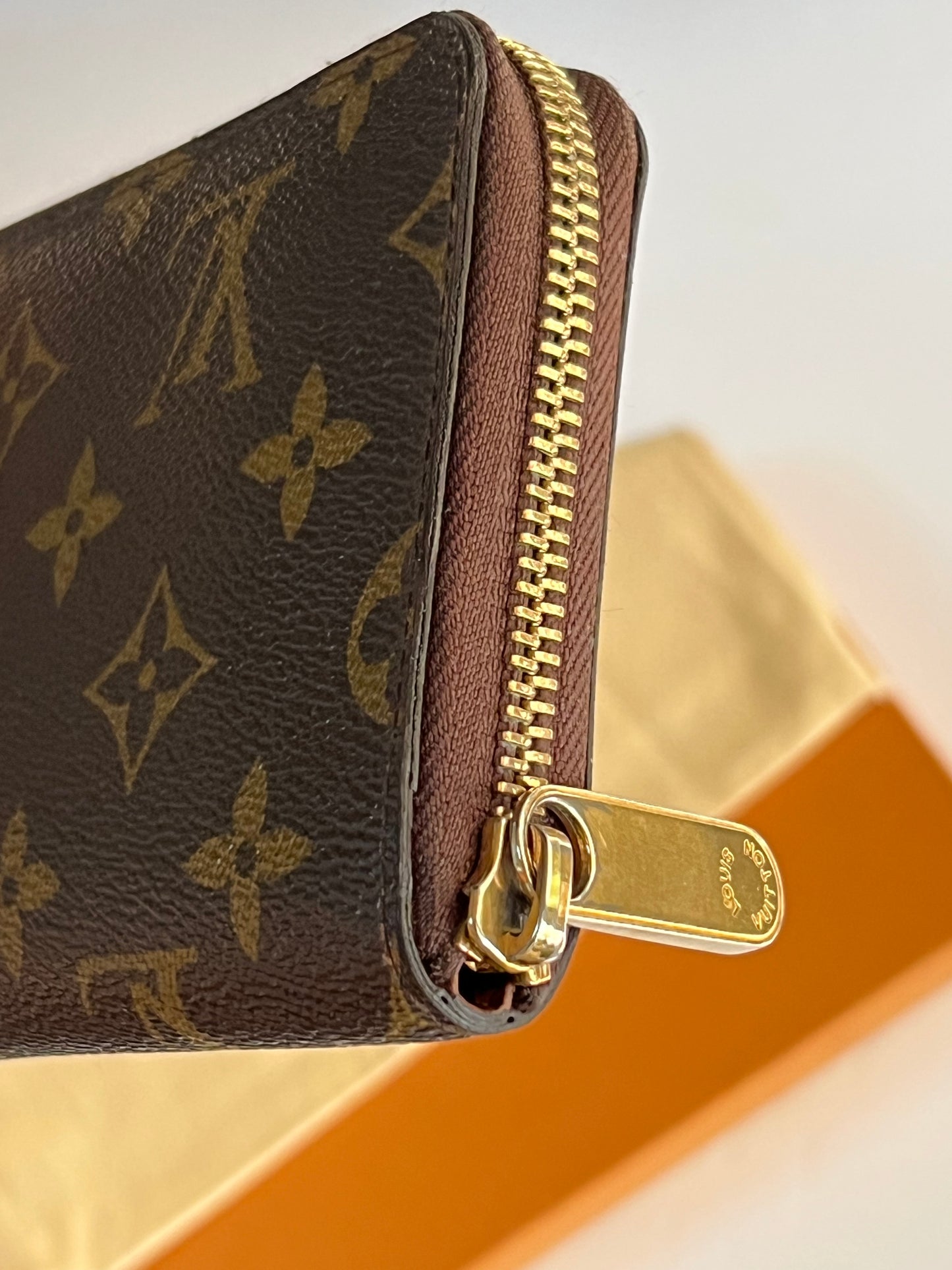 Zippy Compact Wallet