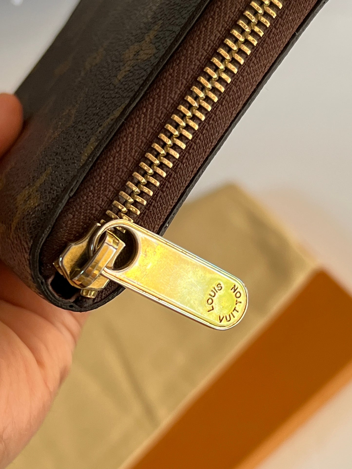 Zippy Compact Wallet