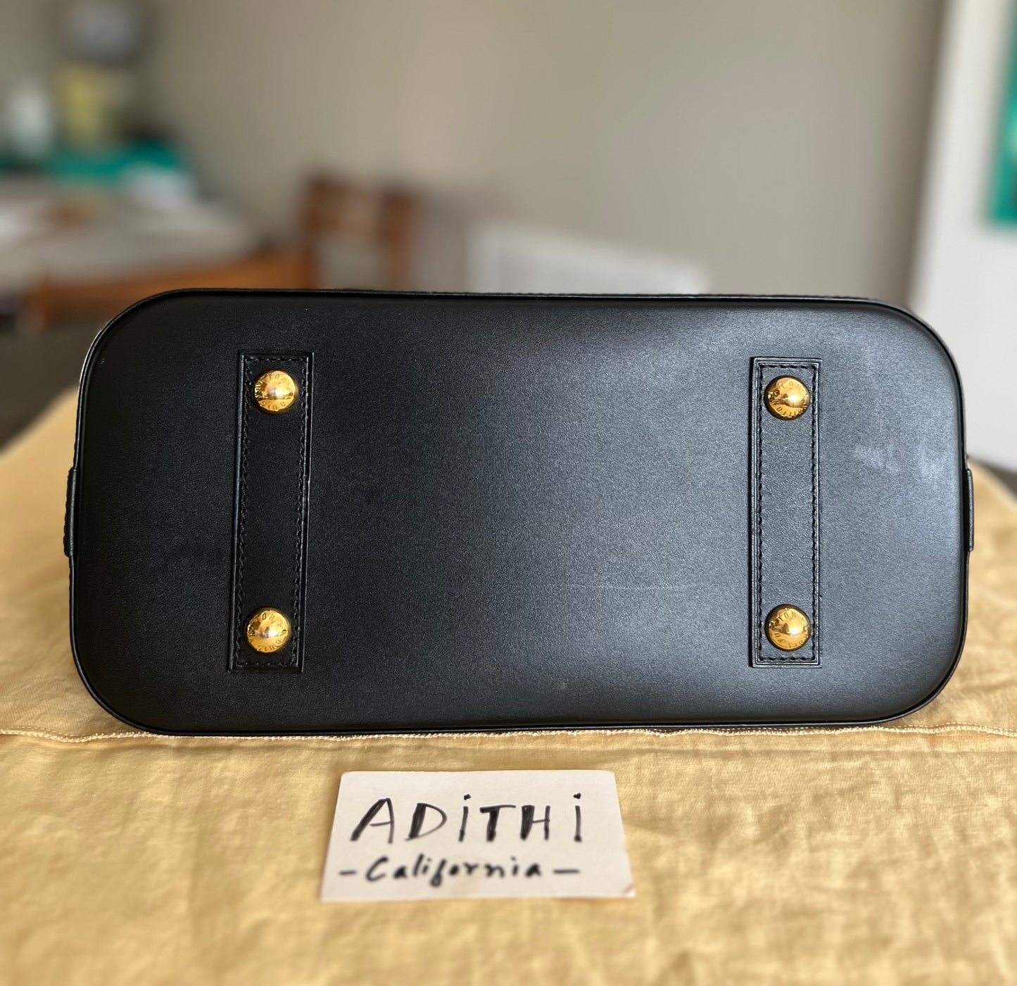 Alma PM Metal Stones