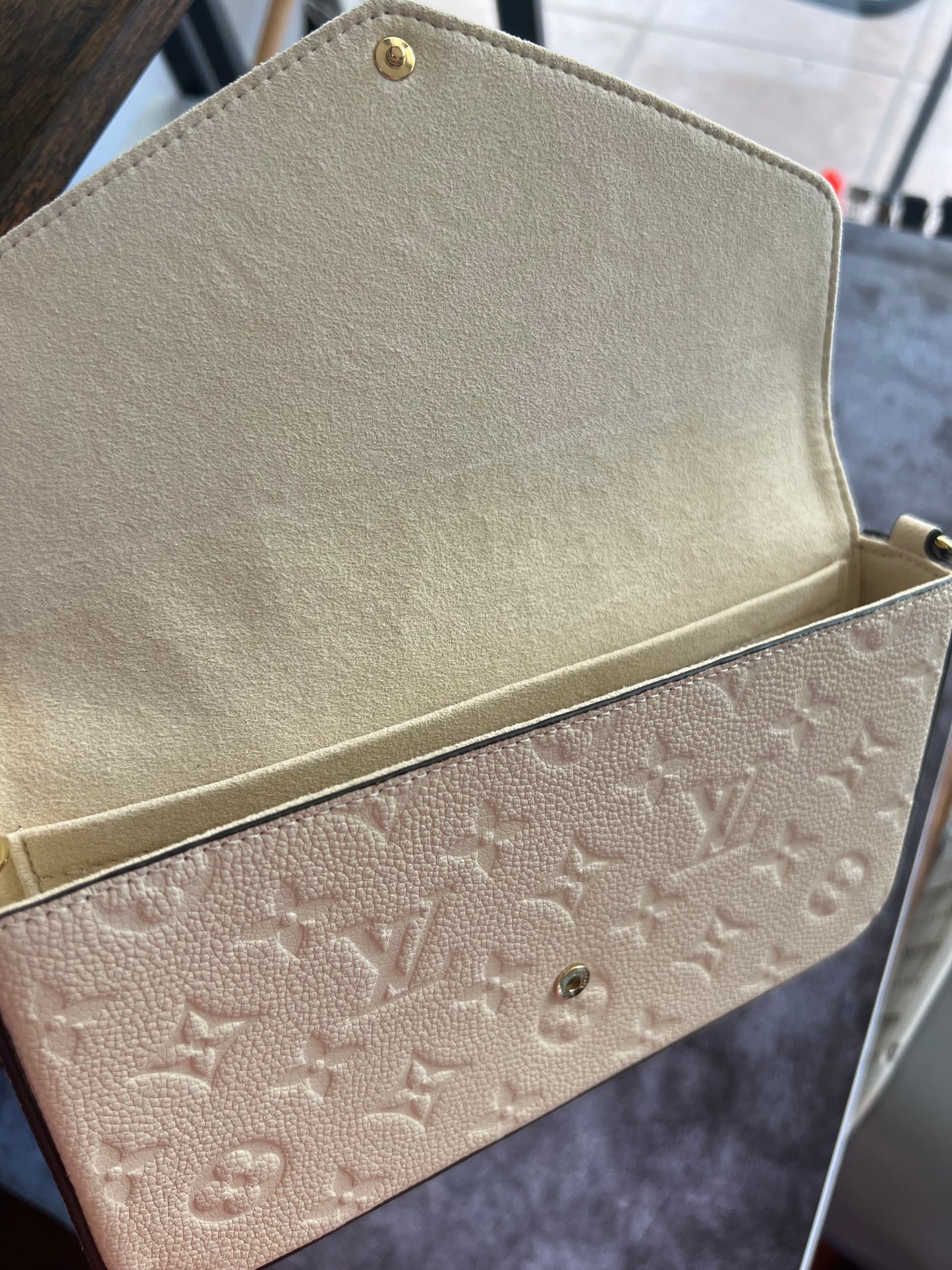 Felicie Pochette Cream