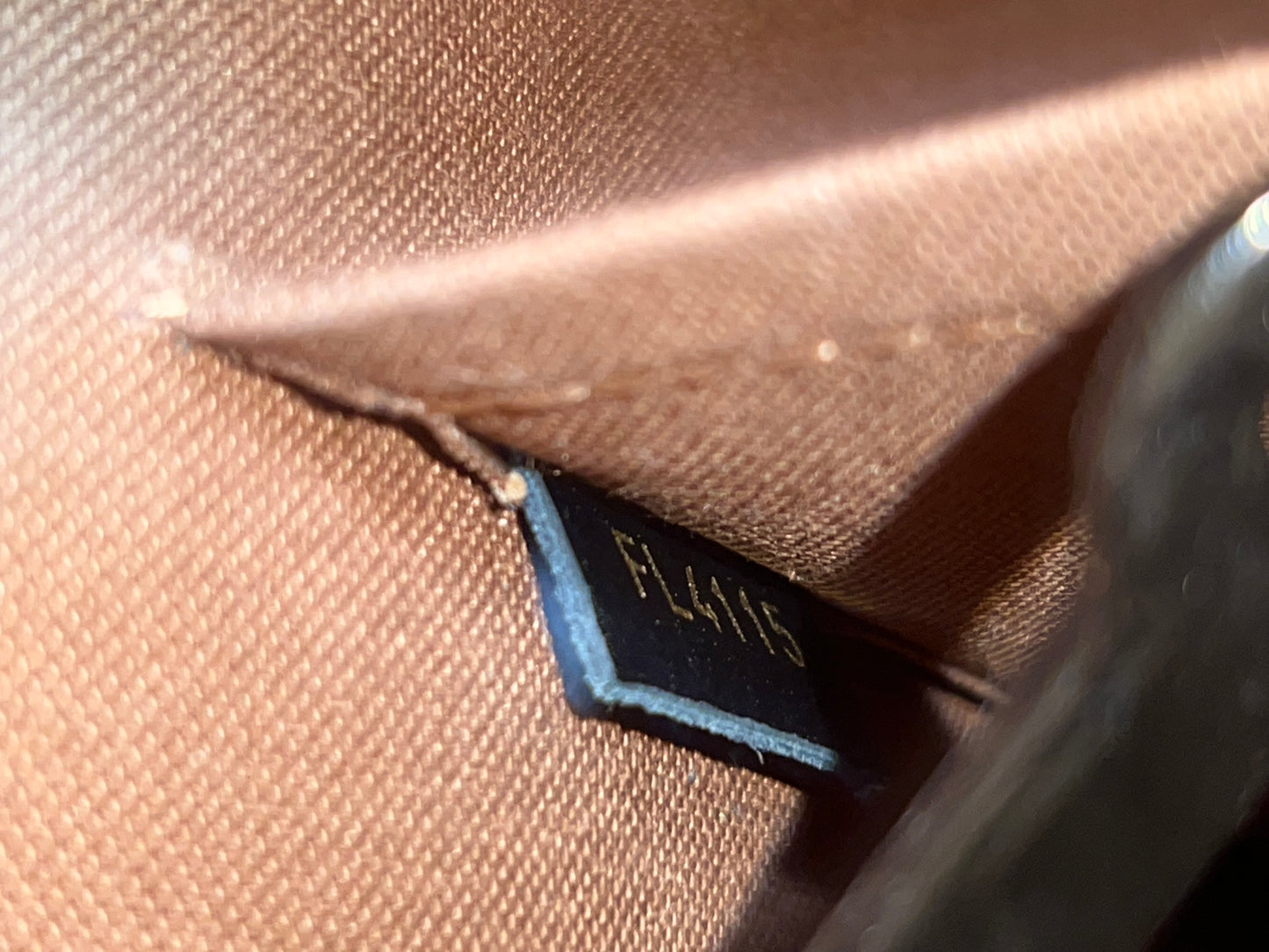 Alma PM Metal Stones