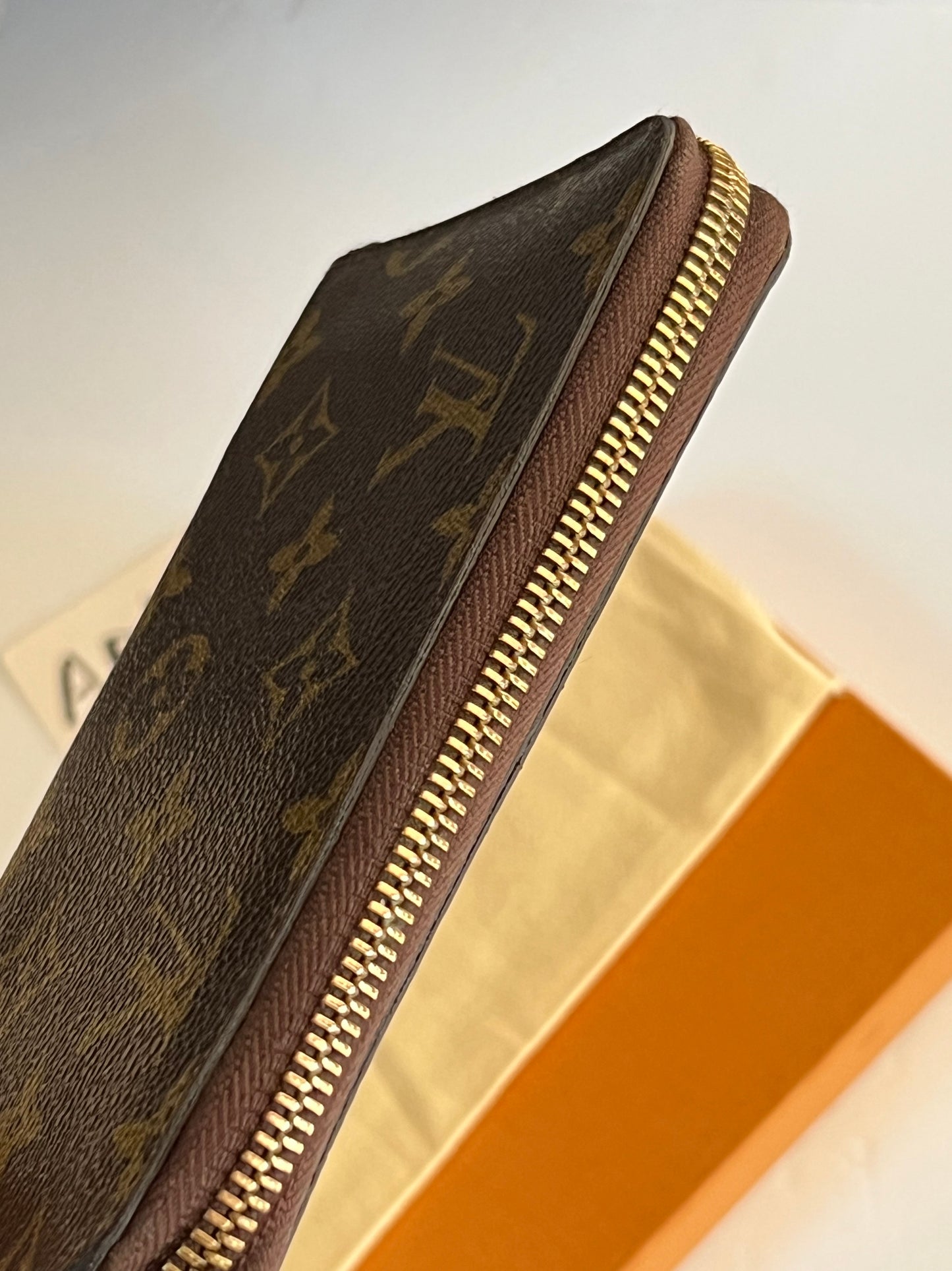 Zippy Compact Wallet