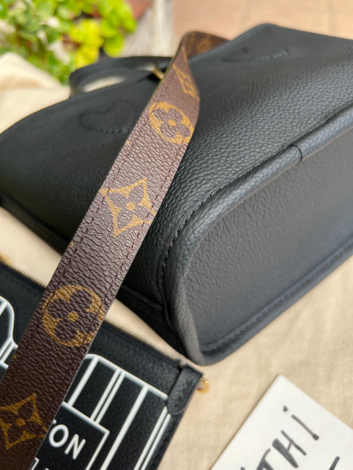 Neverfull Bandouliere Inside Out BB Noir