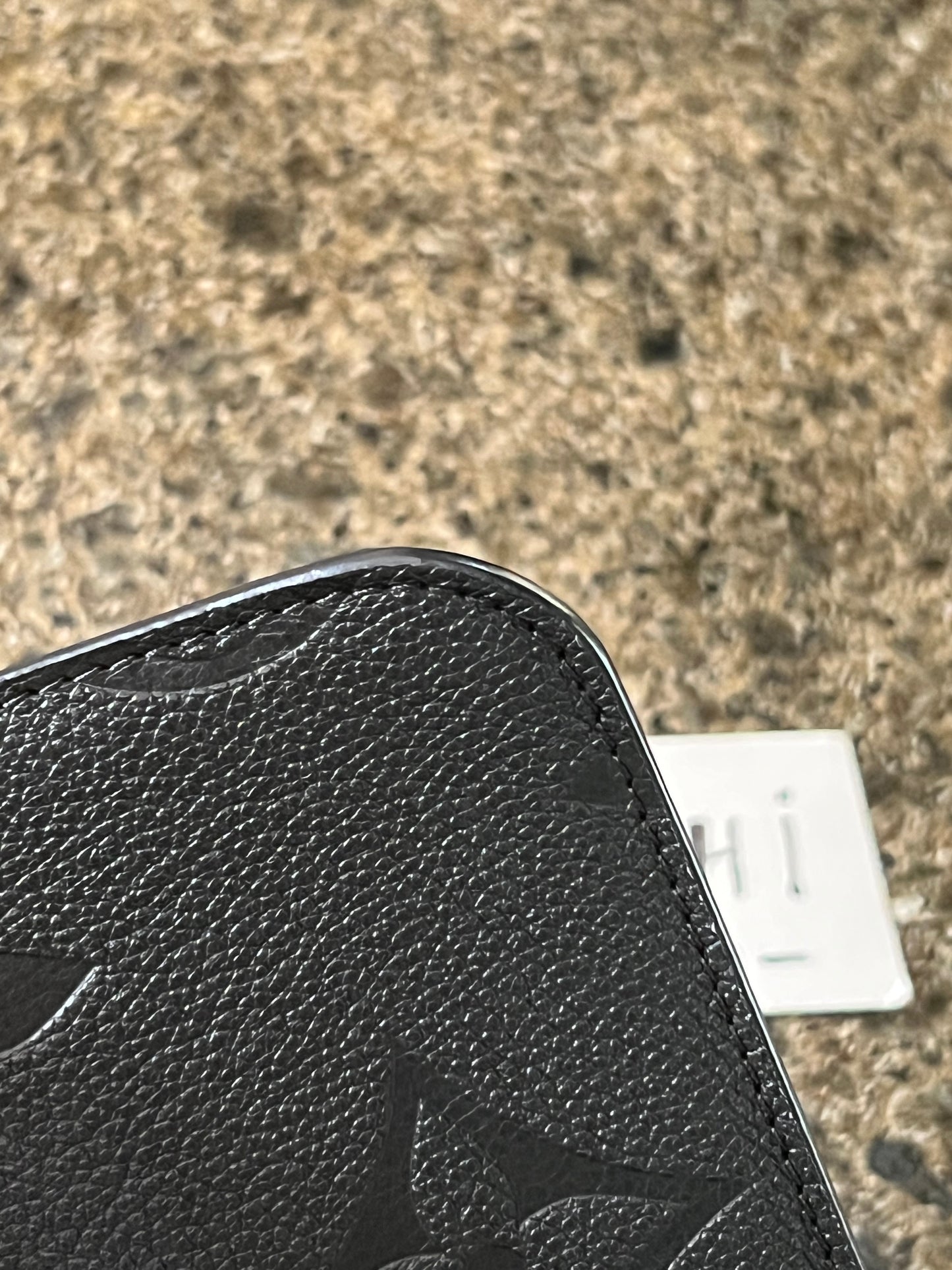Neverfull MM Pouch Empreinte Noir