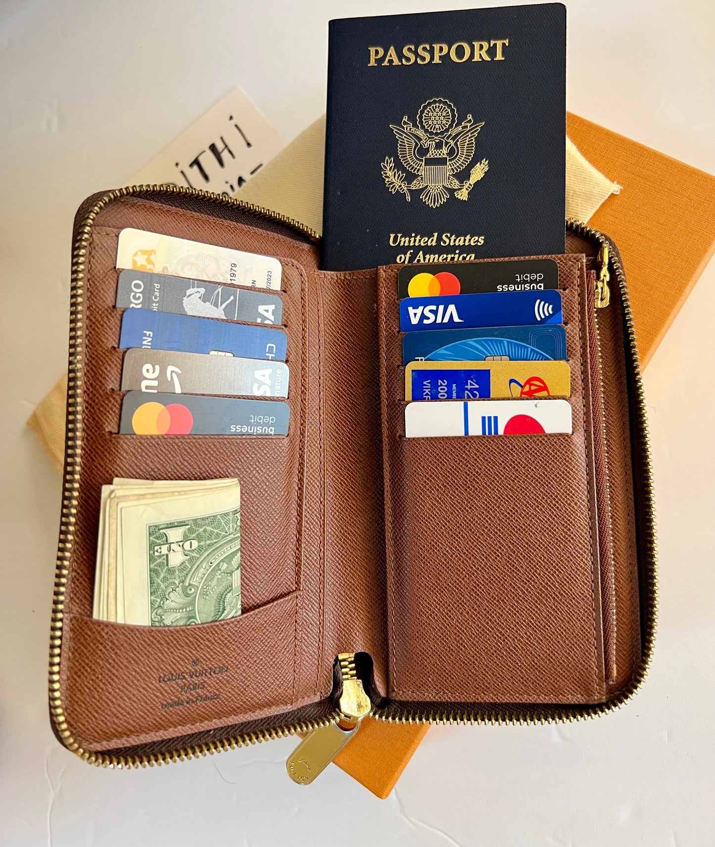 Zippy Compact Wallet