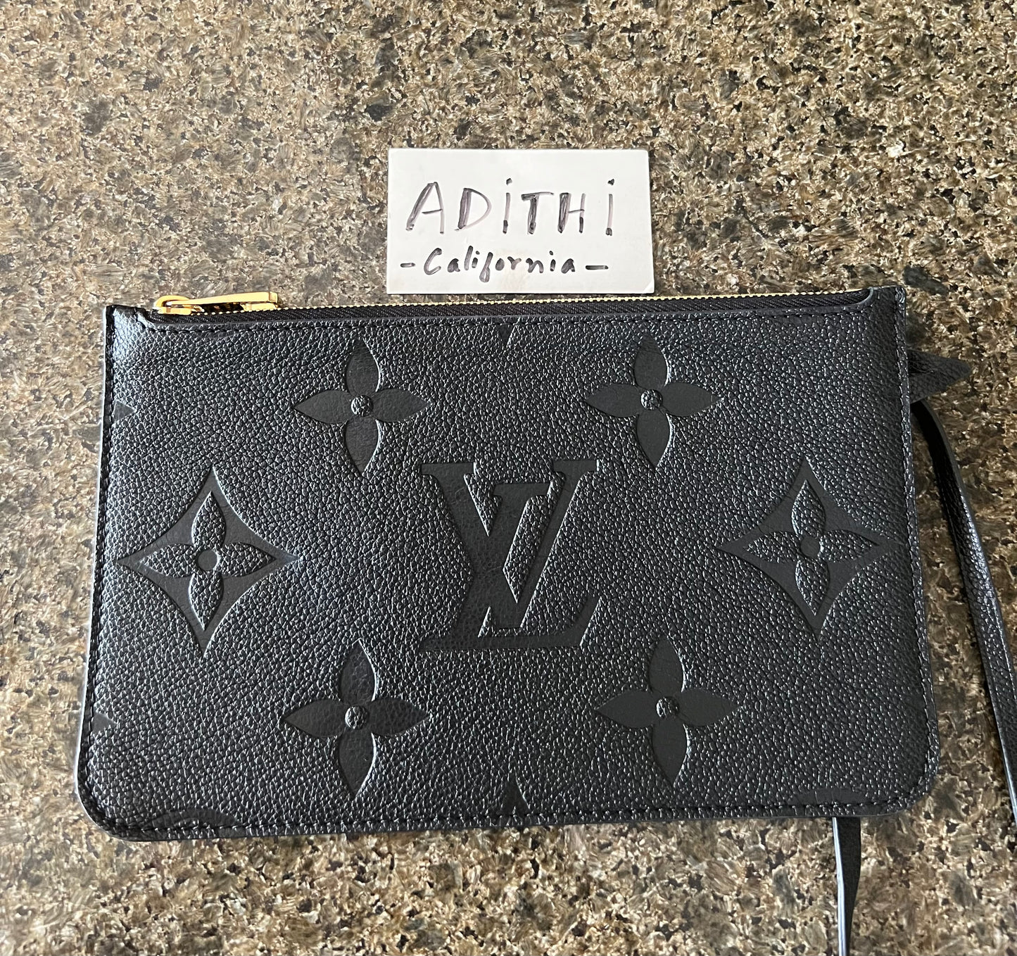 Neverfull MM Pouch Empreinte Noir