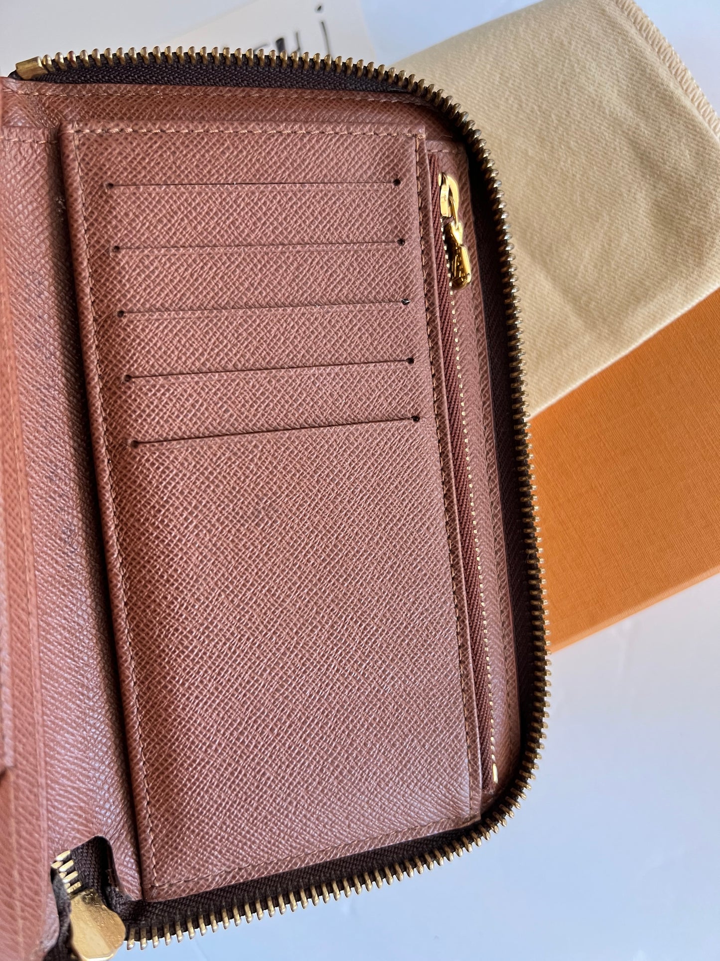 Zippy Compact Wallet