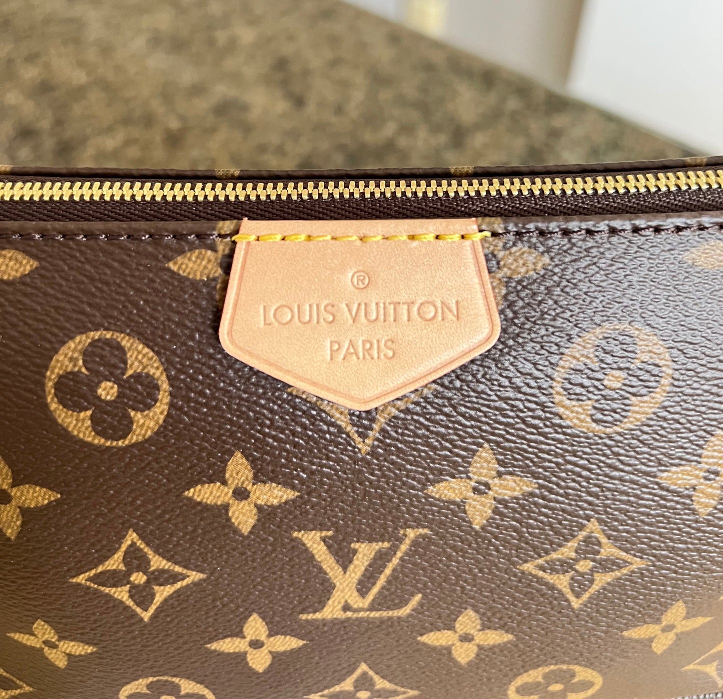 Multi Pochette Accessories World Tour