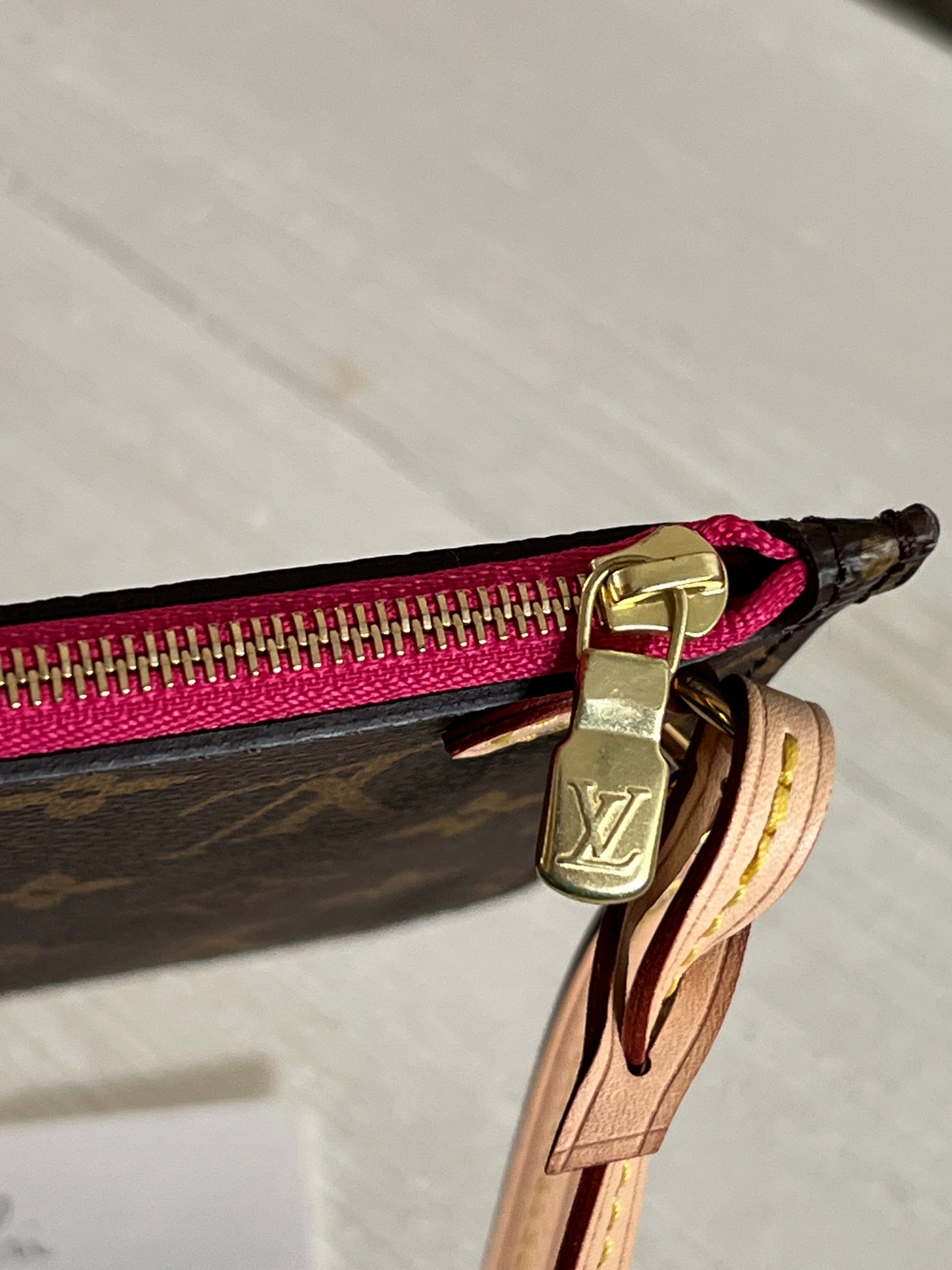 Neverfull GM Pouch Pivoine