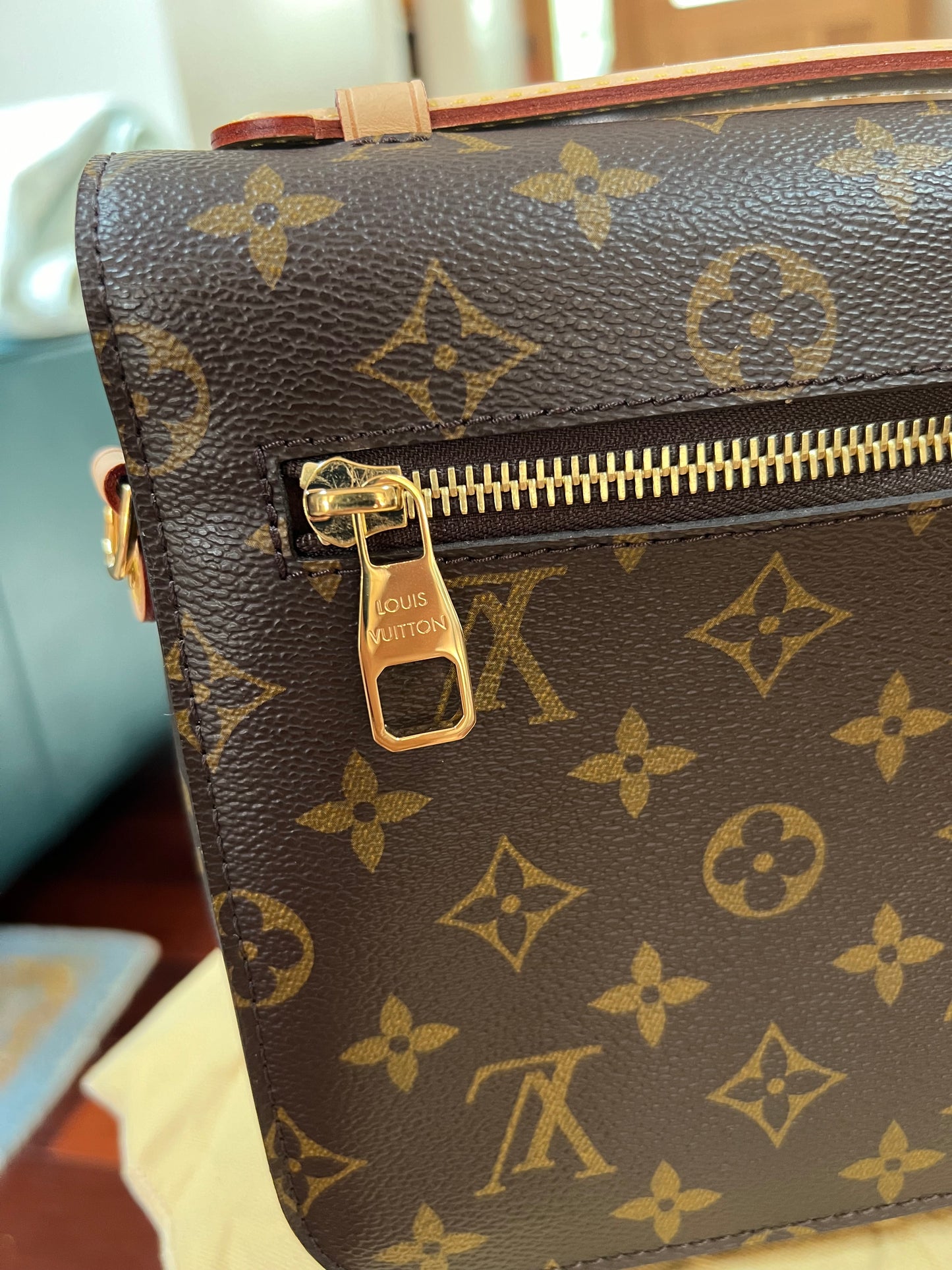 Pochette Metis Monogram