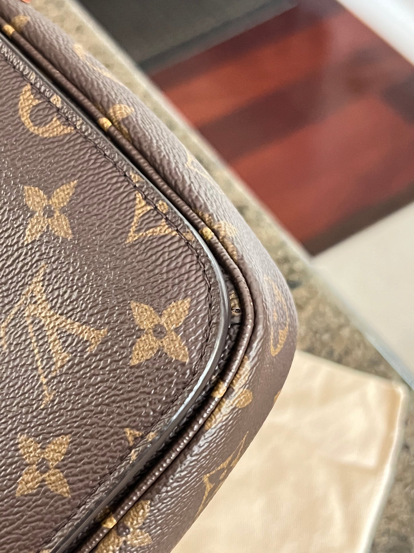 Pochette Metis