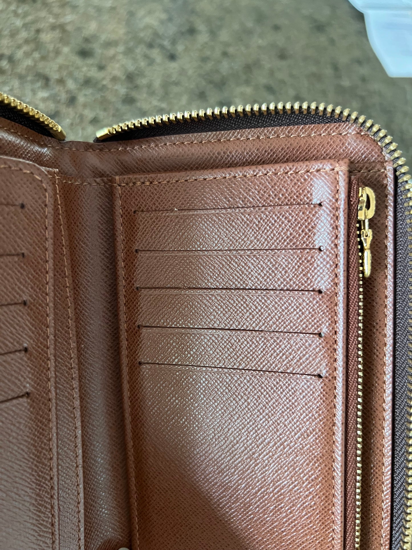 Zippy Compact Wallet