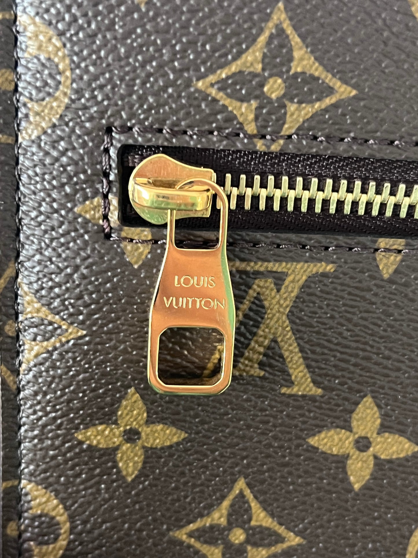 Pochette Metis