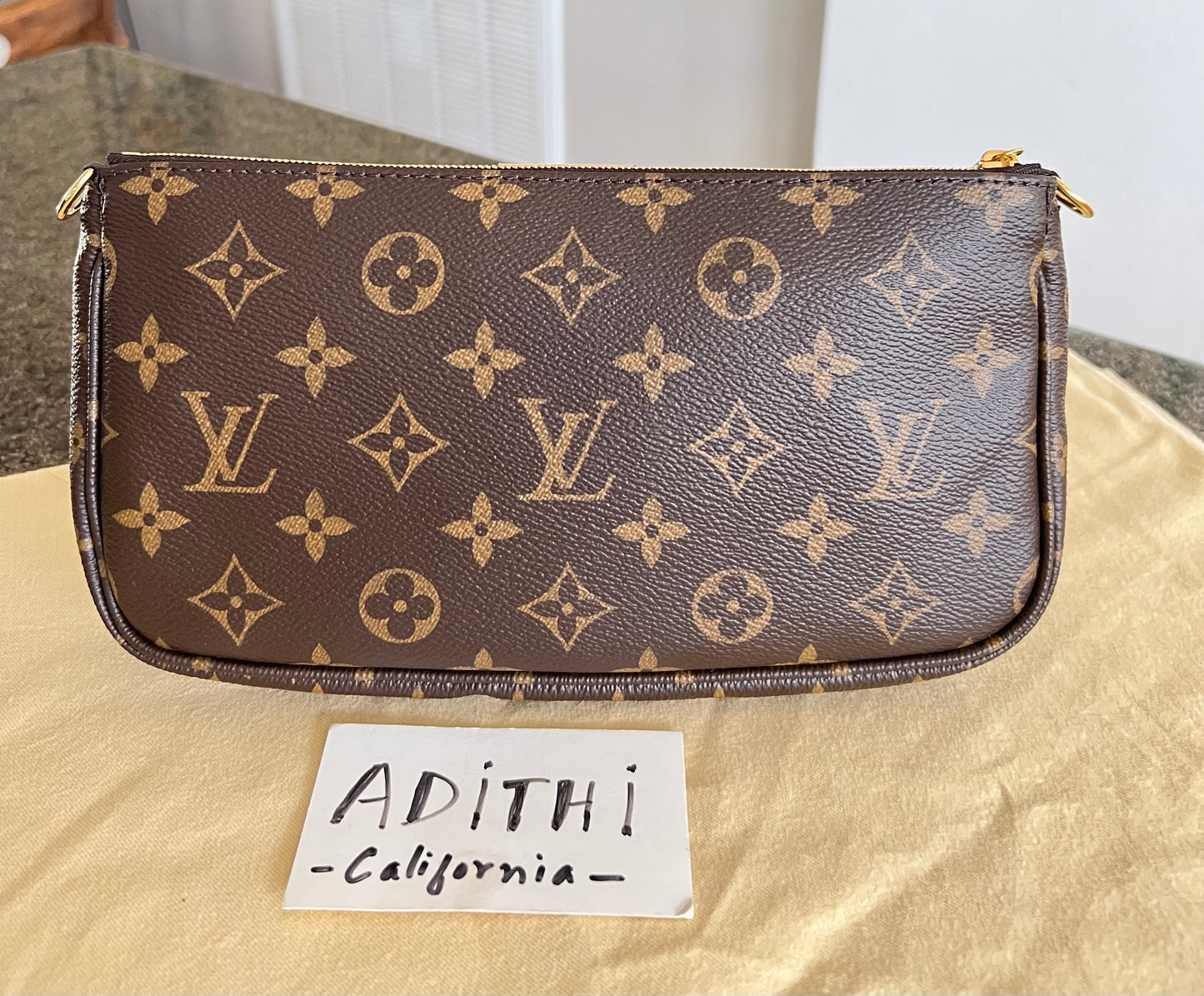 Multi Pochette Accessories World Tour