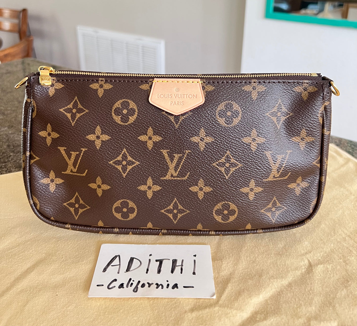Multi Pochette Accessories World Tour