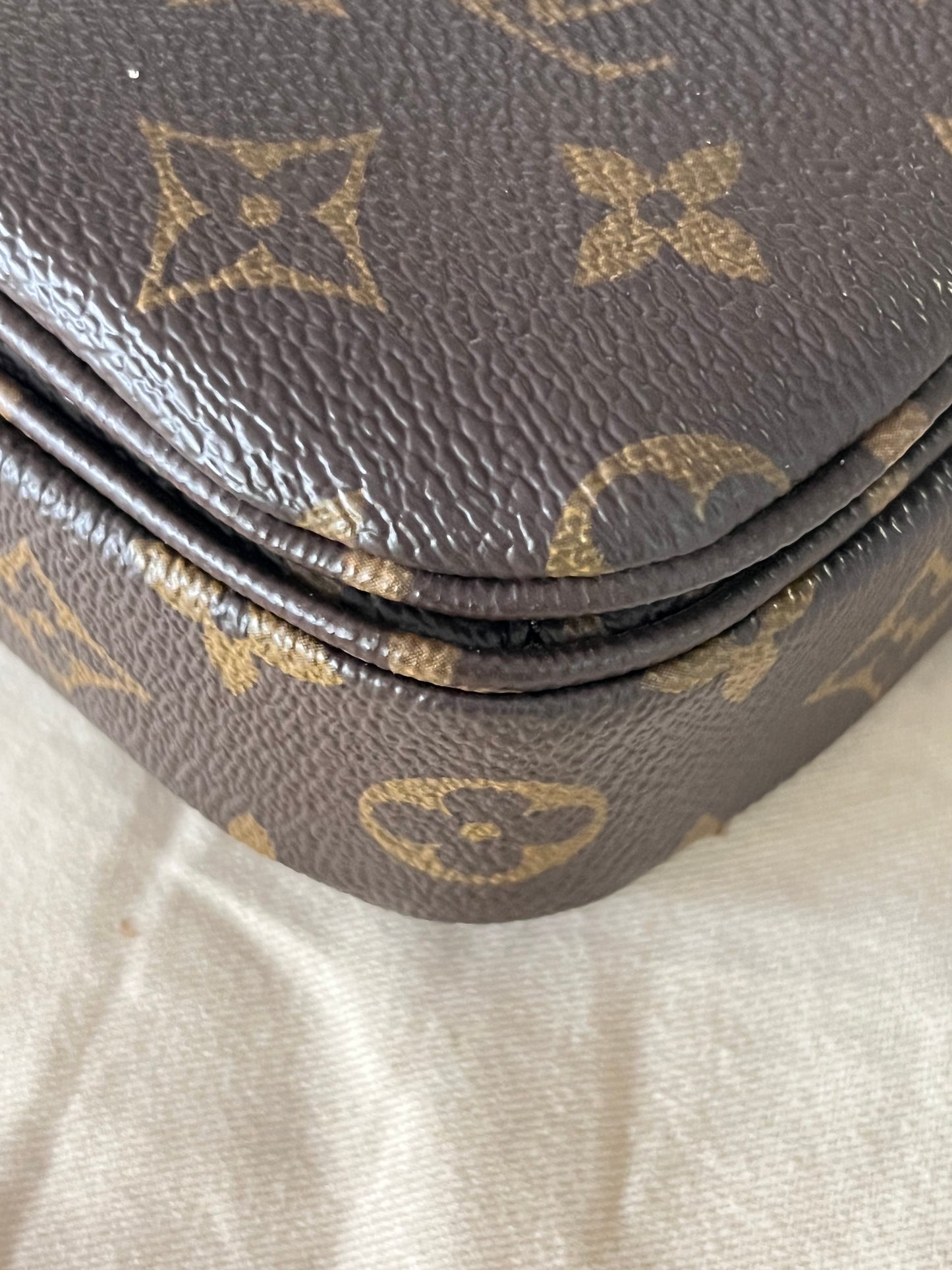 Pochette Metis