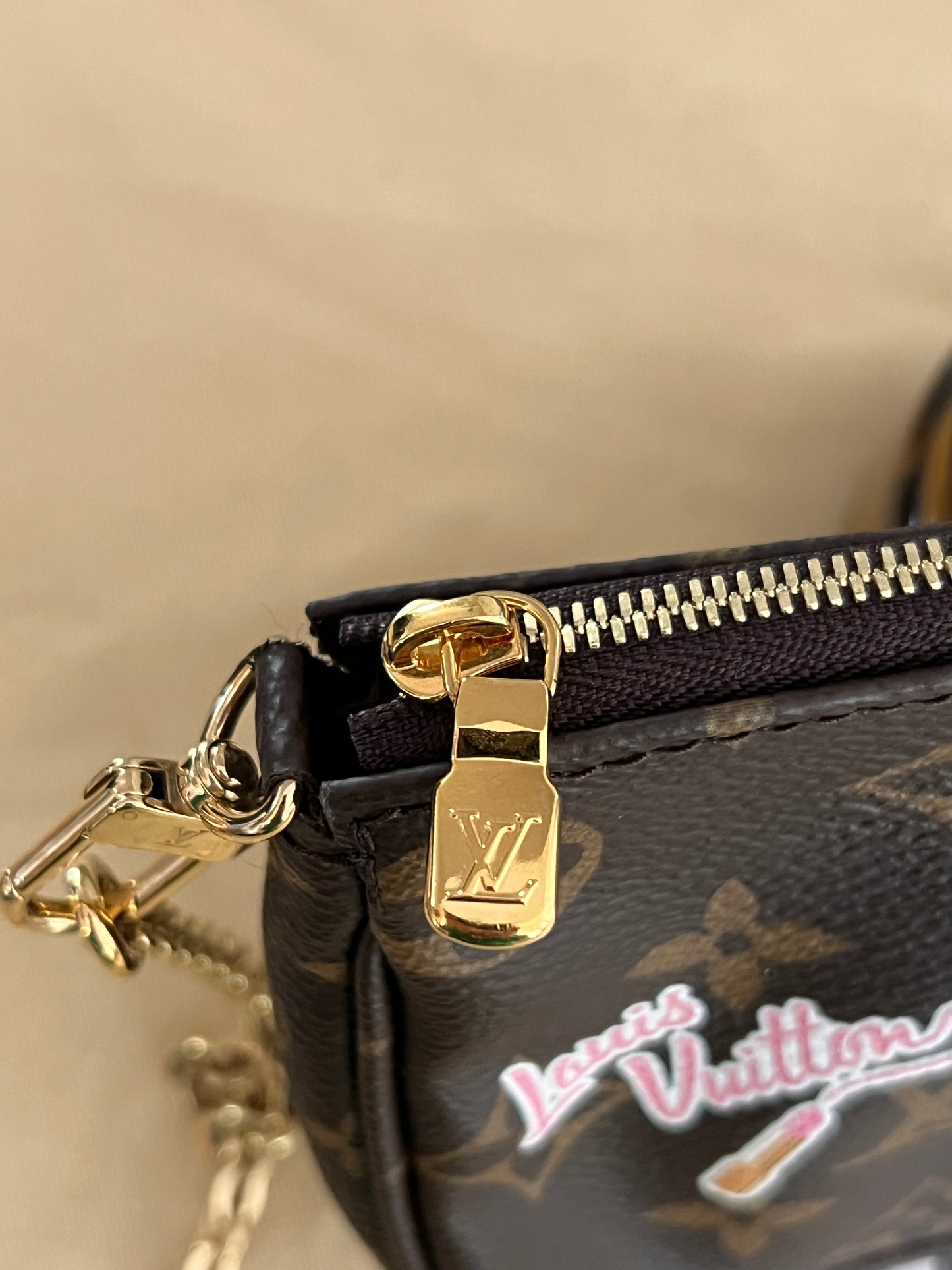 Multi Pochette Accessories World Tour