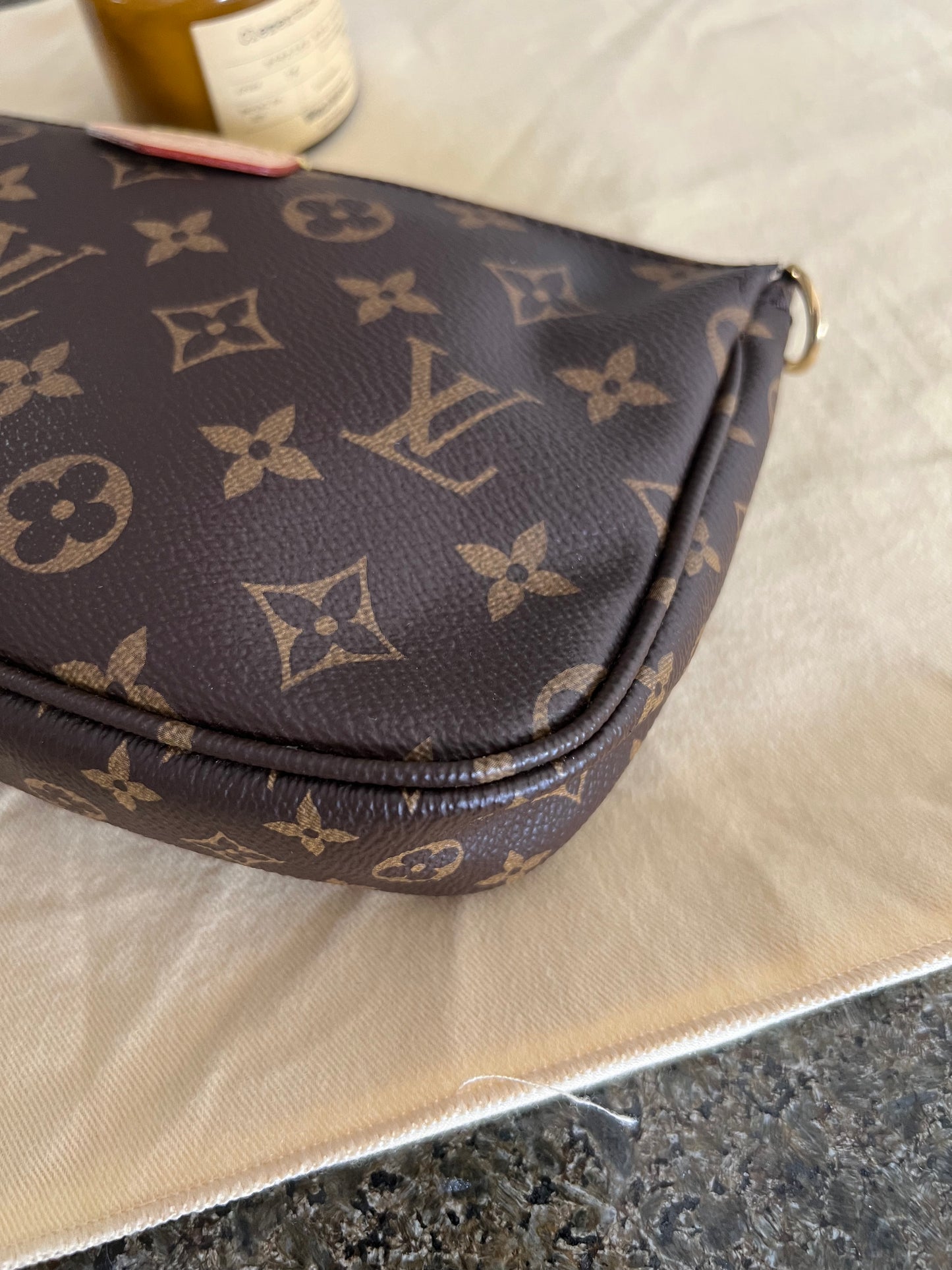 Multi Pochette Accessories World Tour