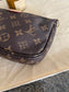 Multi Pochette Accessories World Tour