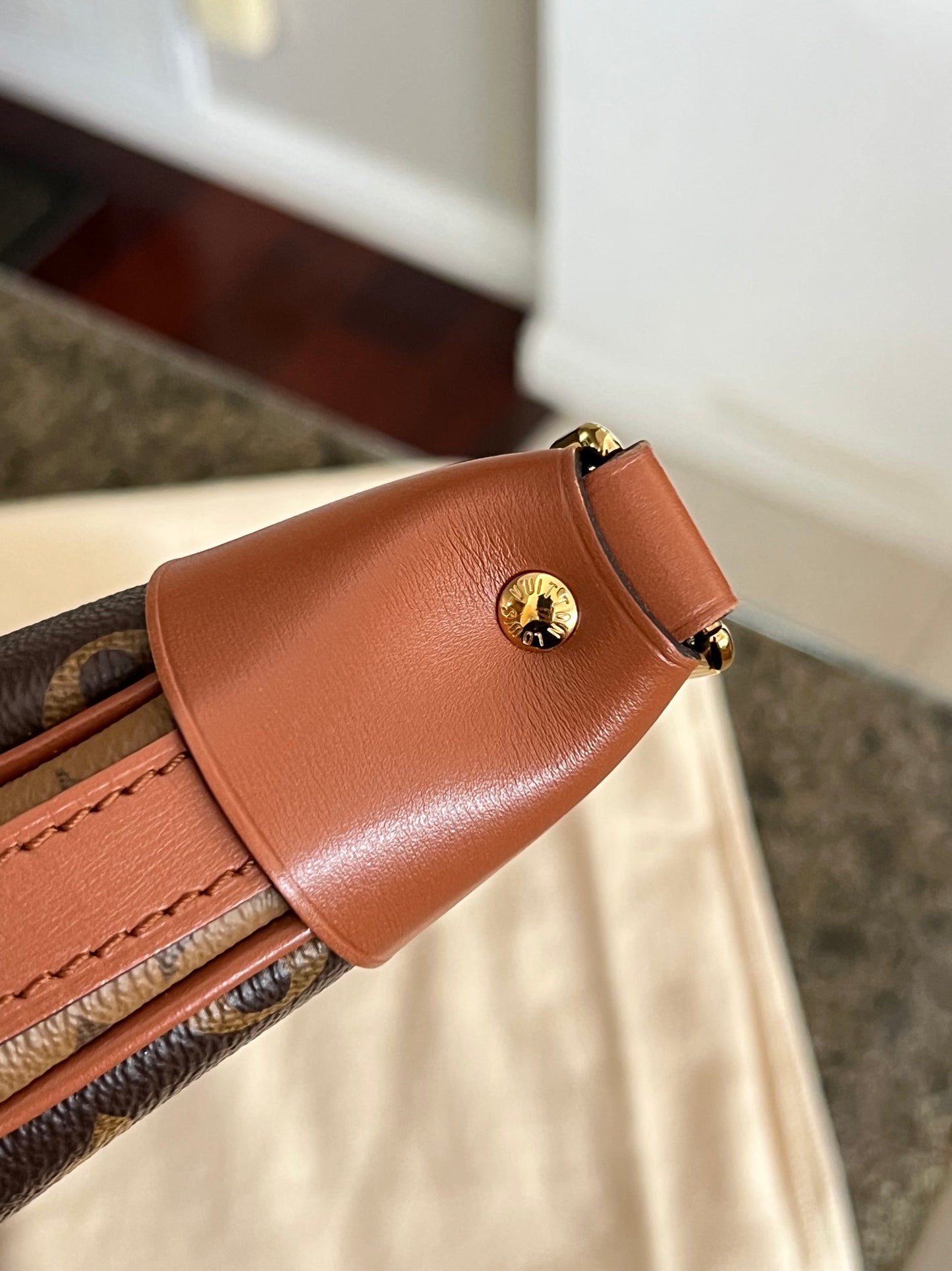 Loop Hobo with Pouch