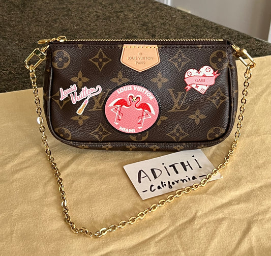 Multi Pochette Accessories World Tour