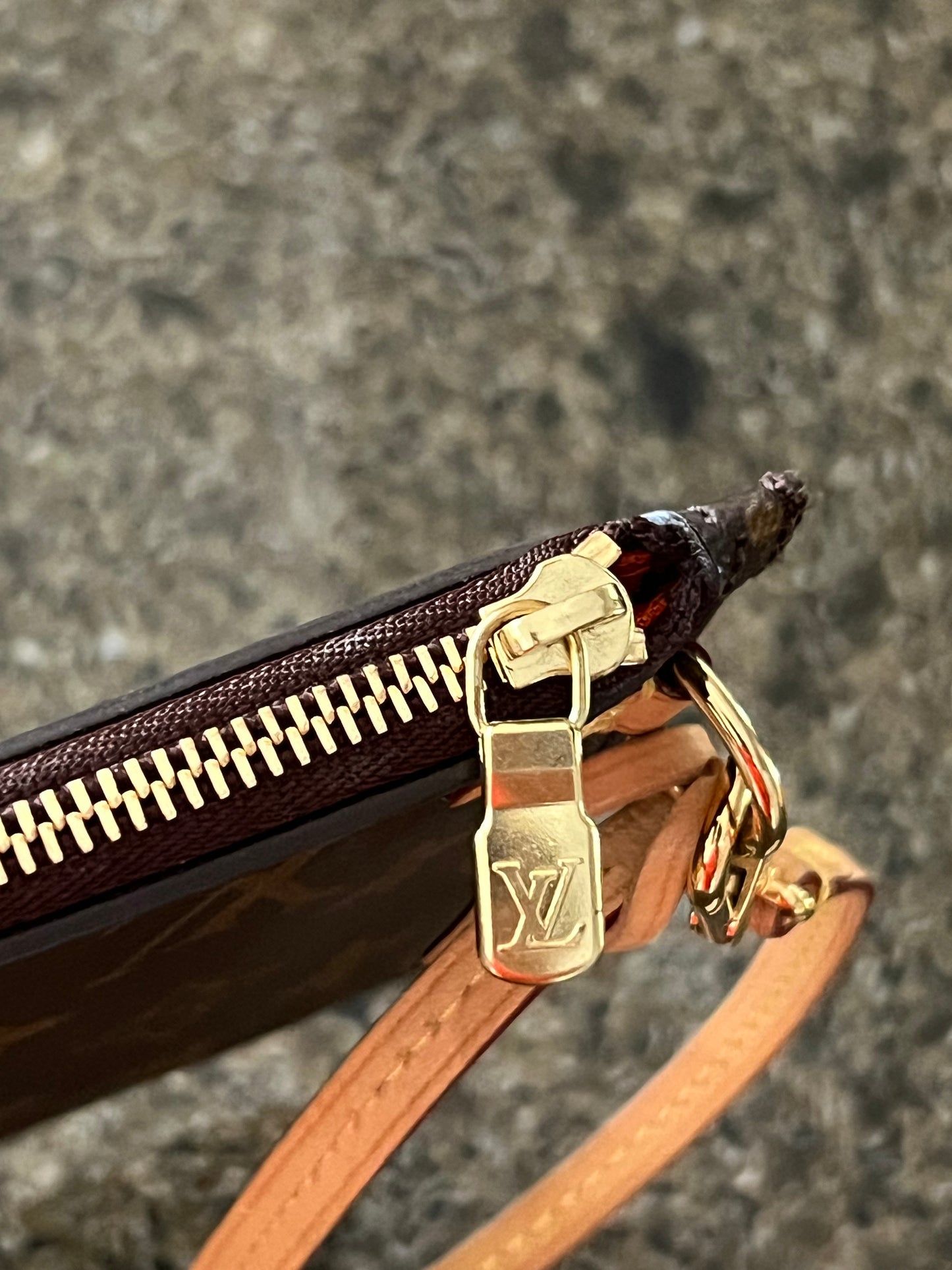 Neverfull GM Pouch Orange