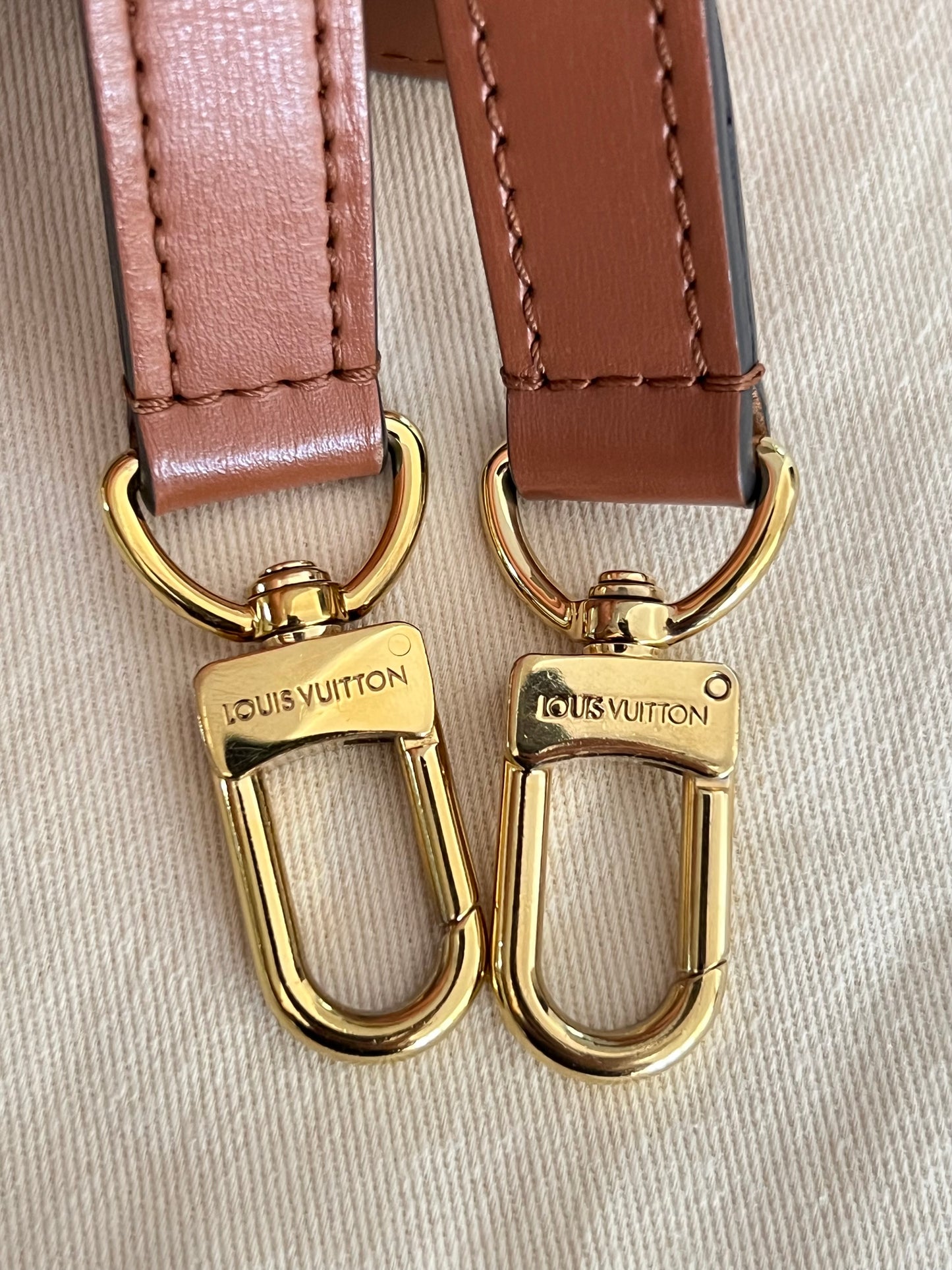 Loop Hobo with Pouch