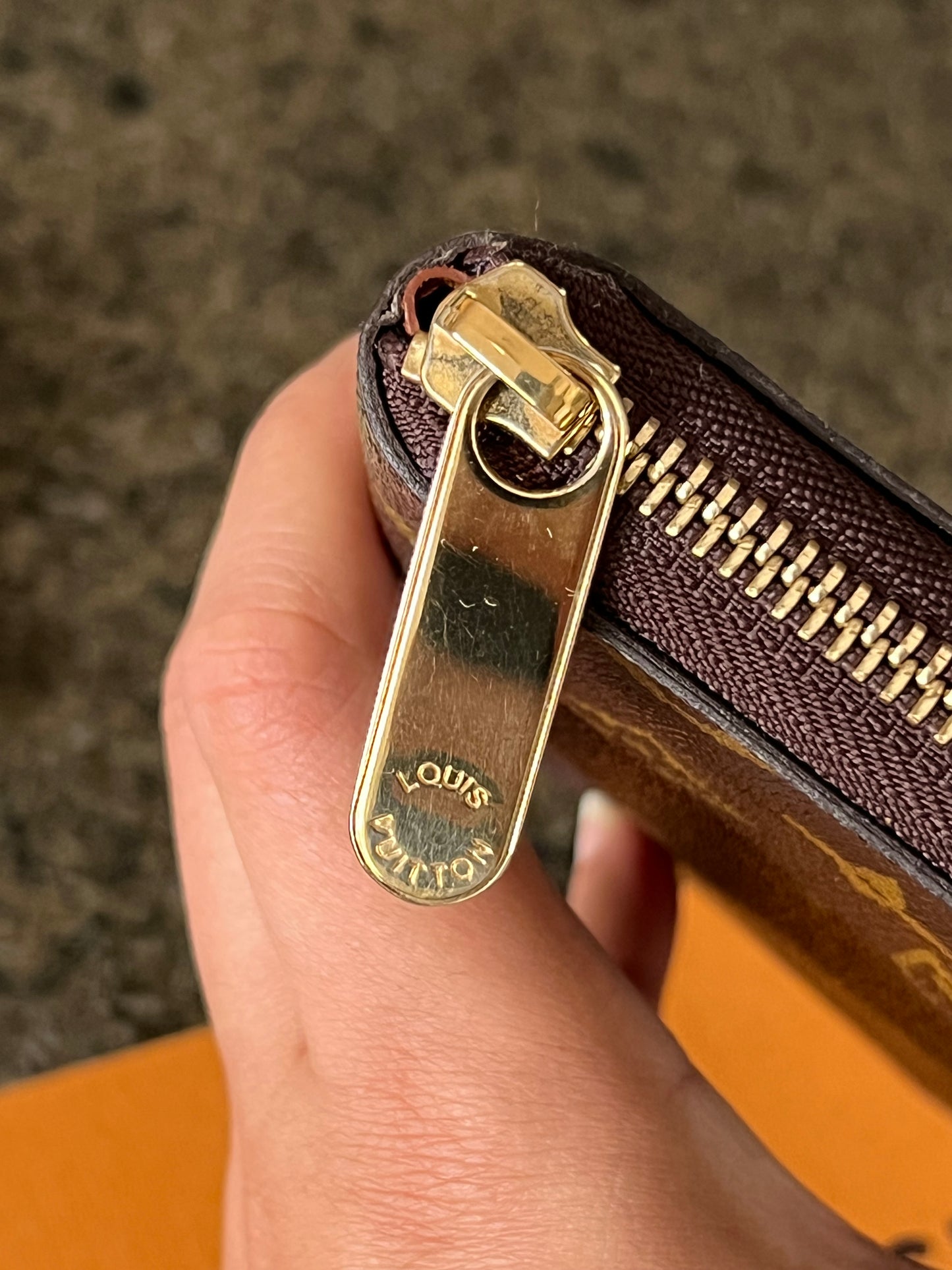 Zippy Compact Wallet