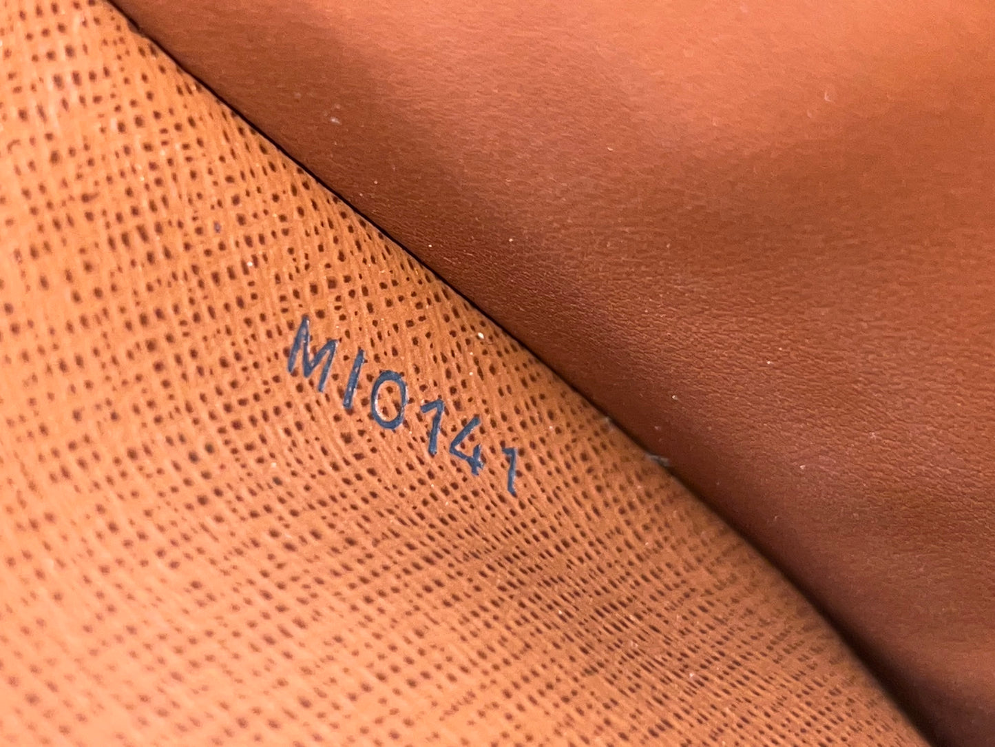 Zippy Compact Wallet