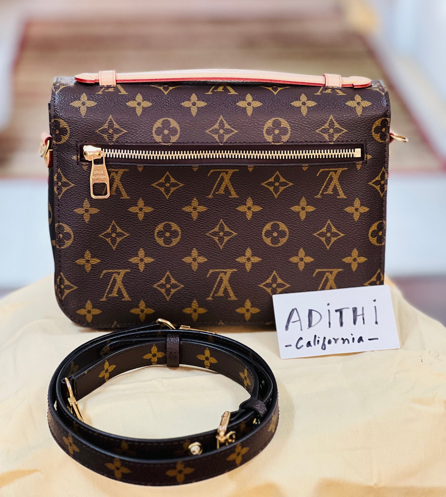 Pochette Metis Monogram