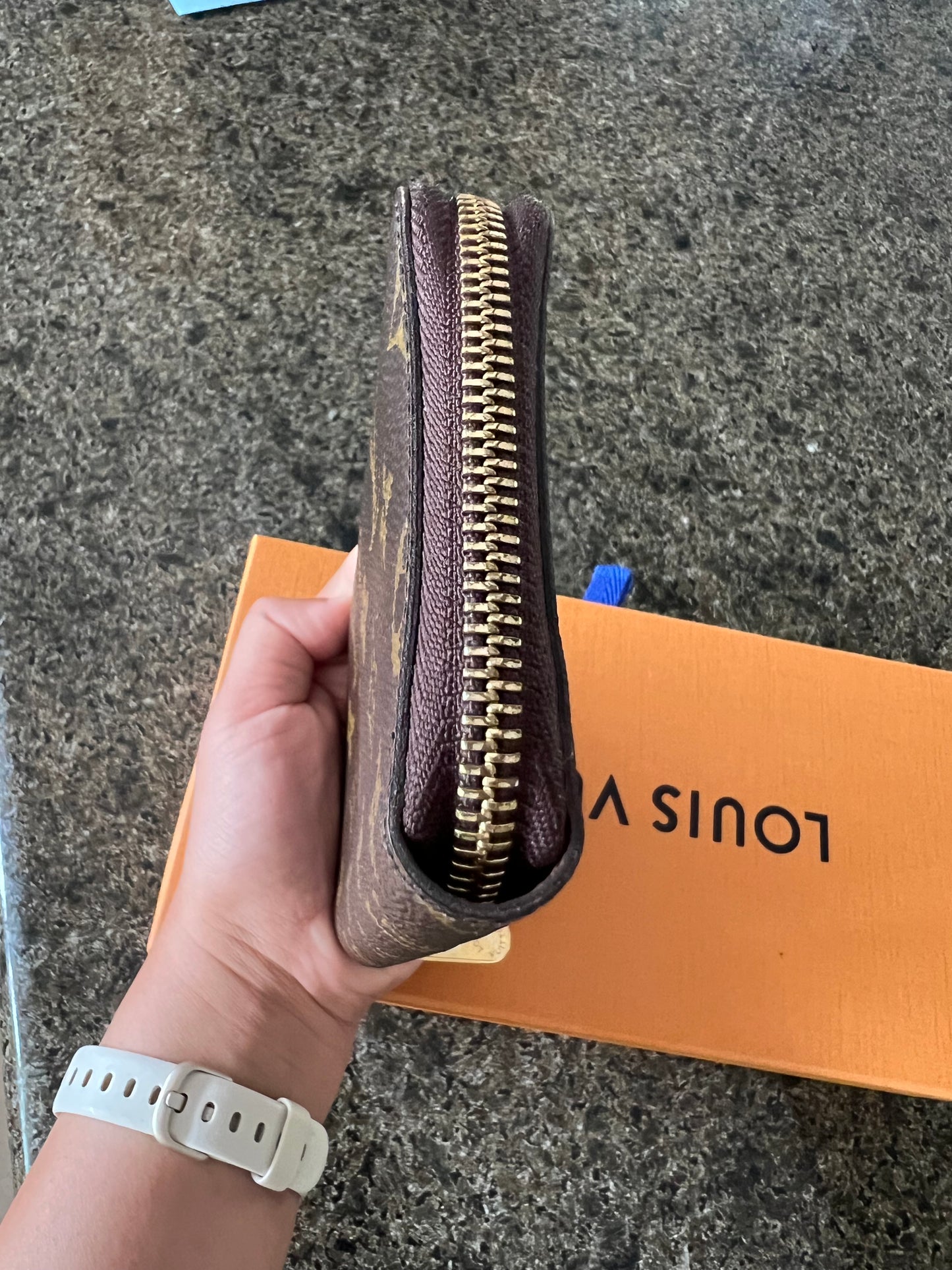 Zippy Compact Wallet