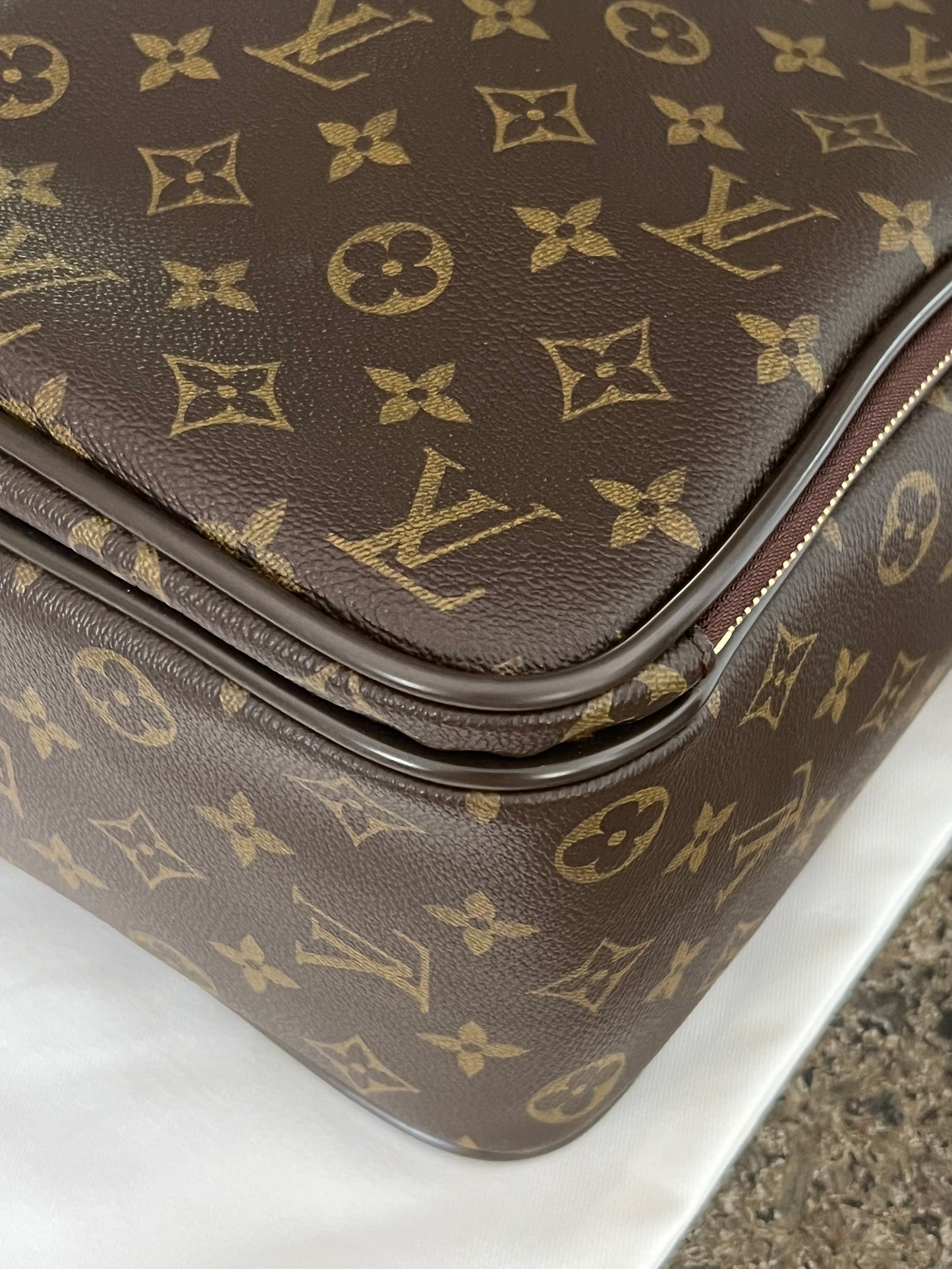 Icare Travel Bag