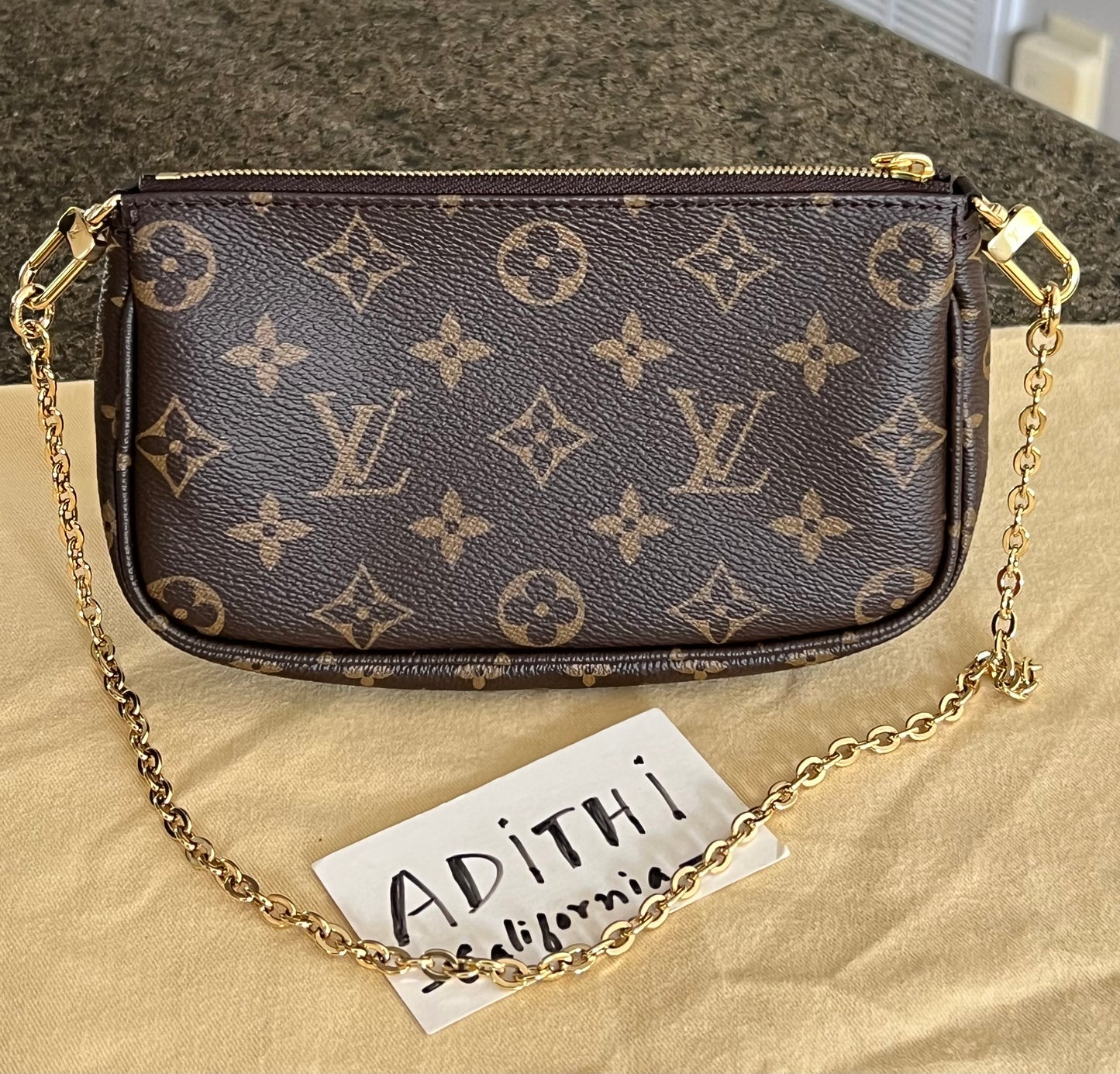 Multi Pochette Accessories World Tour
