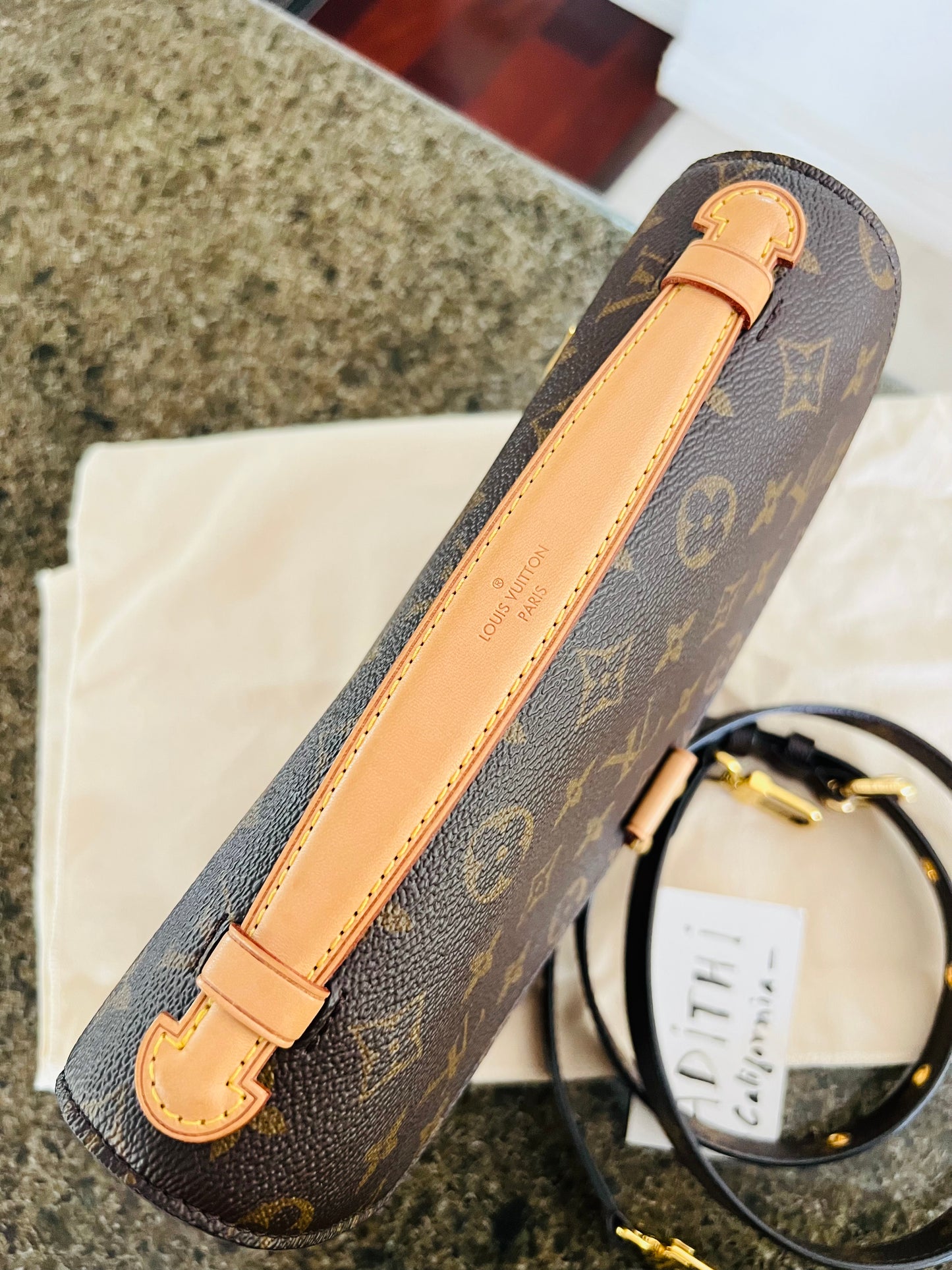 Pochette Metis