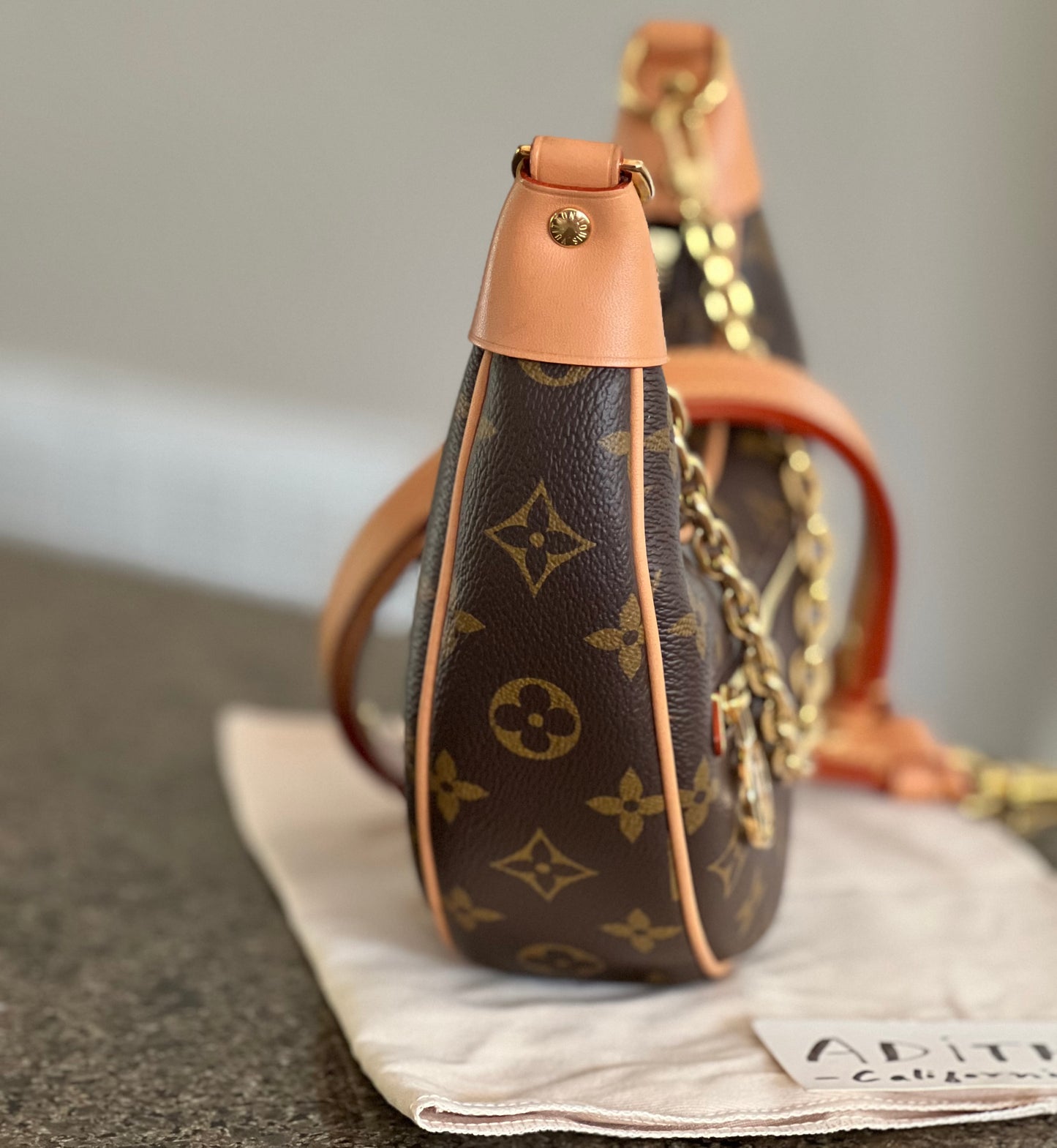 Loop Crossbody