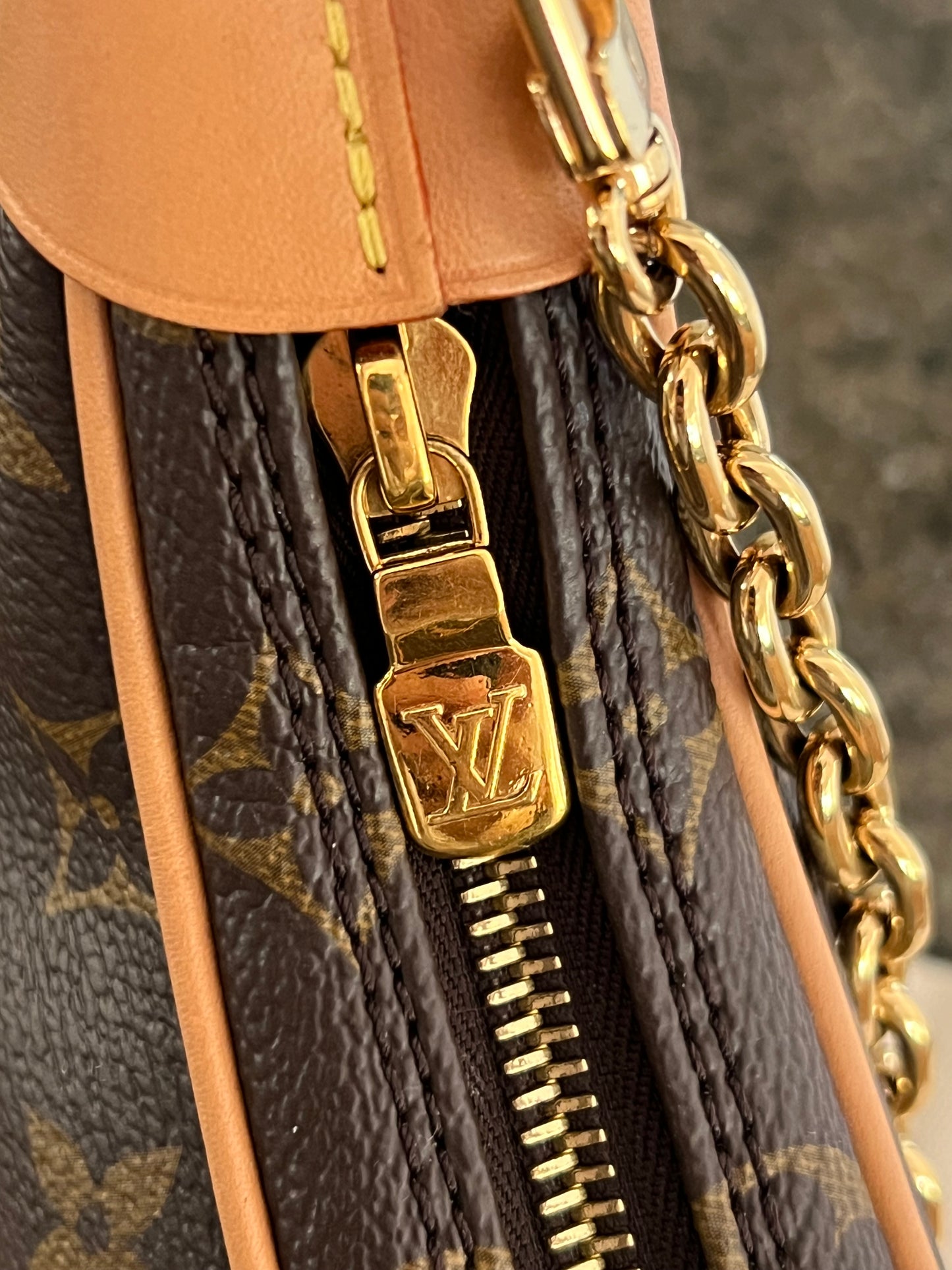 Loop Crossbody