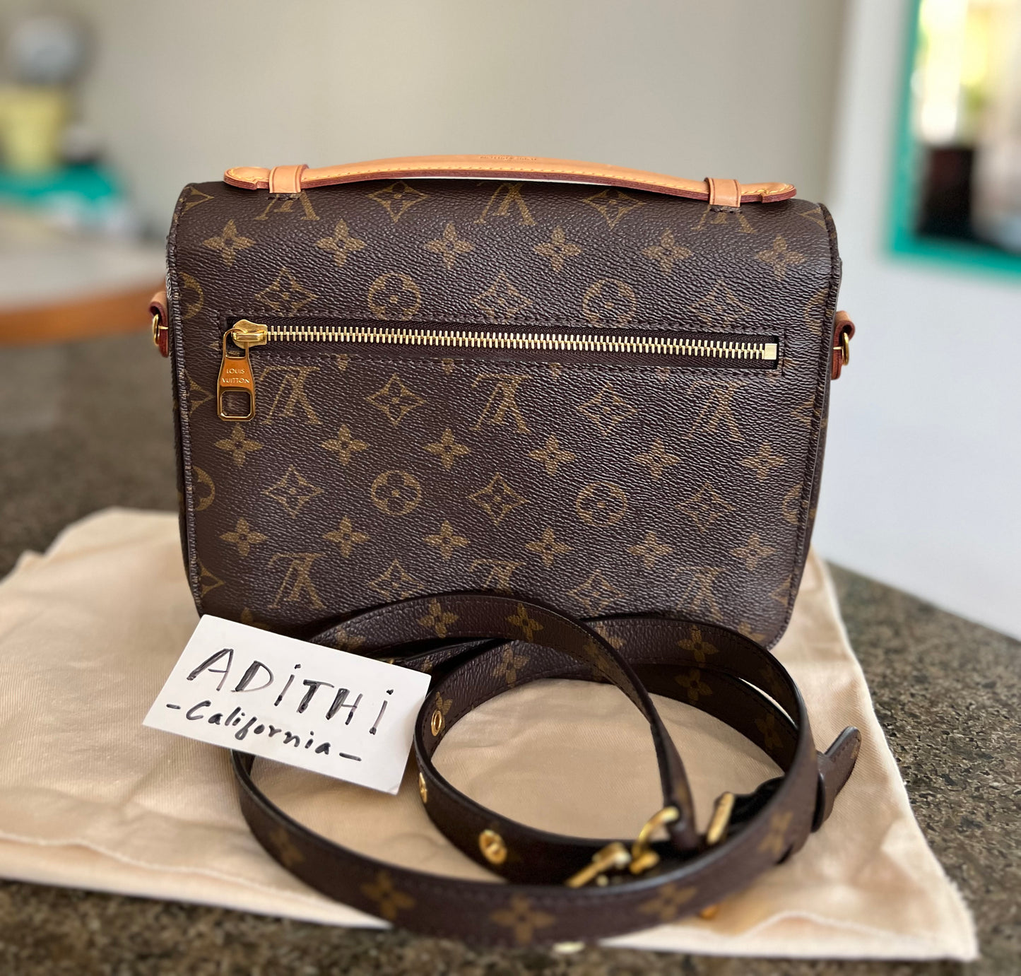 Pochette Metis